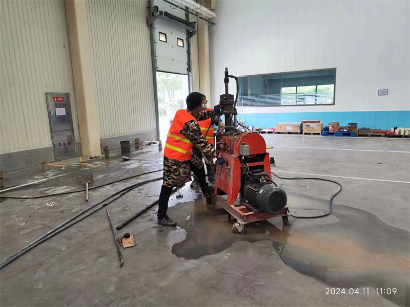 杨林街道厂房地面下沉塌陷注浆加固施工